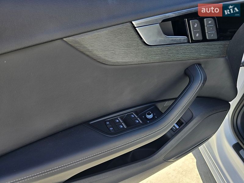 Седан Audi A4 2022 в Киеве