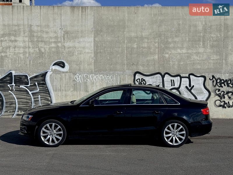 Седан Audi A4 2012 в Львові