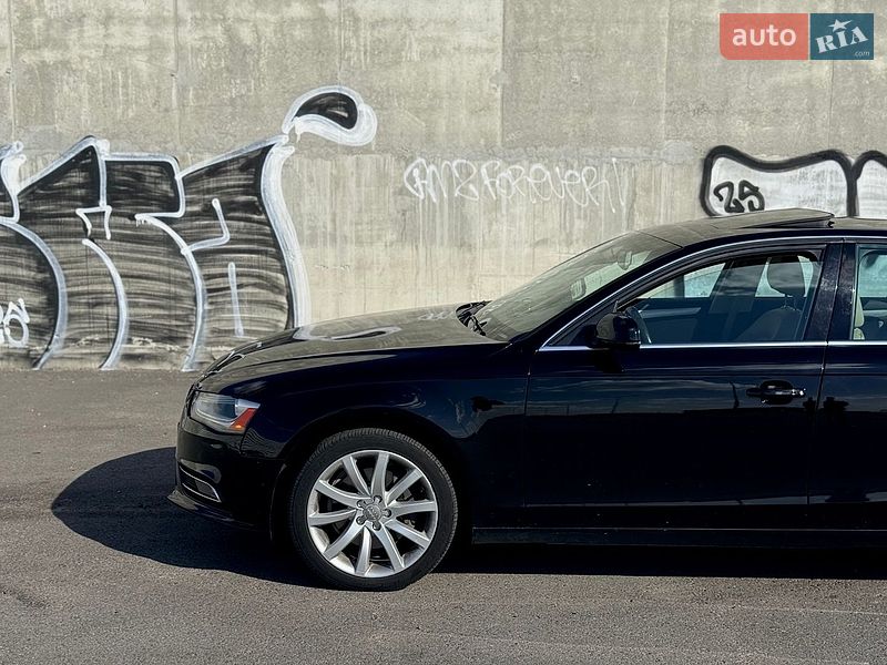Седан Audi A4 2012 в Львові
