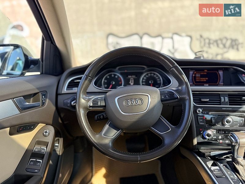 Седан Audi A4 2012 в Львові