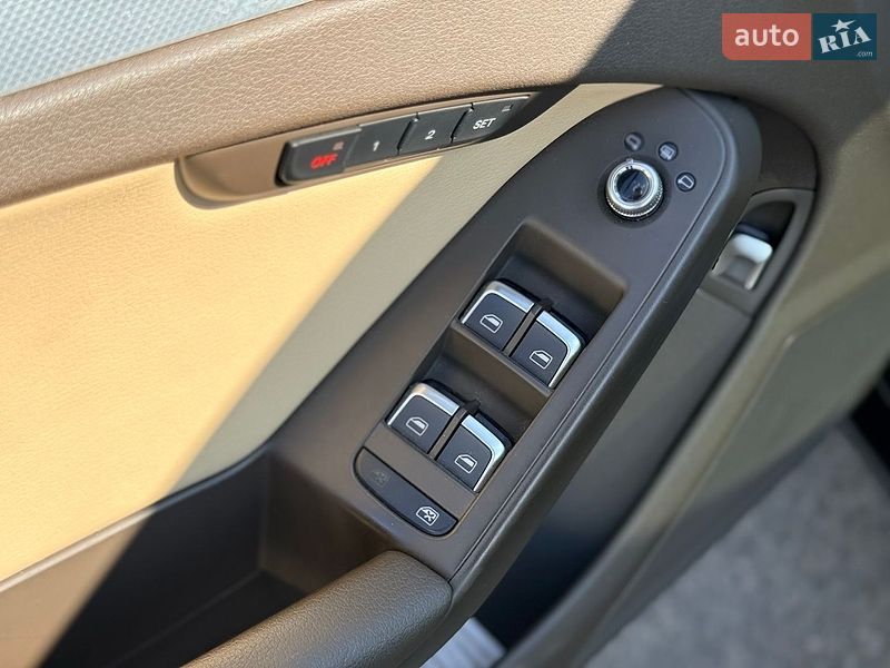 Седан Audi A4 2012 в Львові