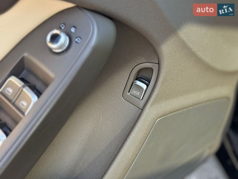 Седан Audi A4 2012 в Львові