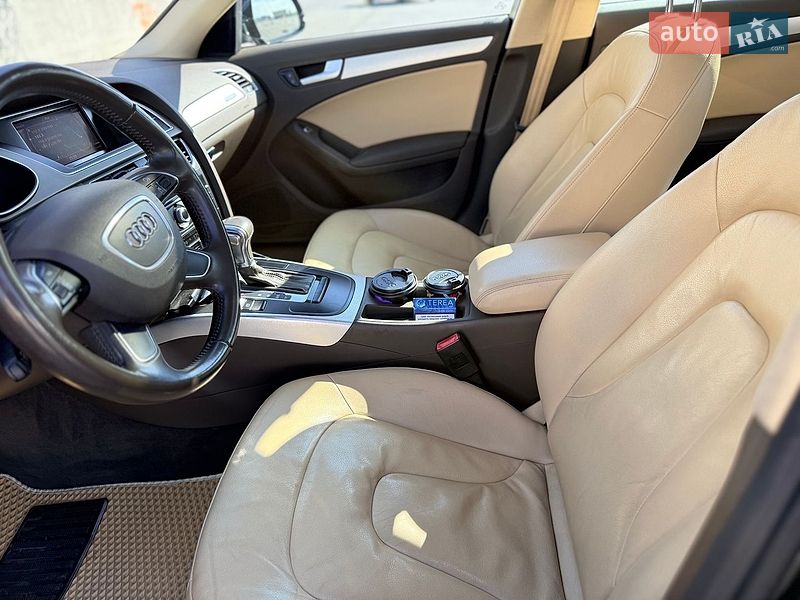 Седан Audi A4 2012 в Львові
