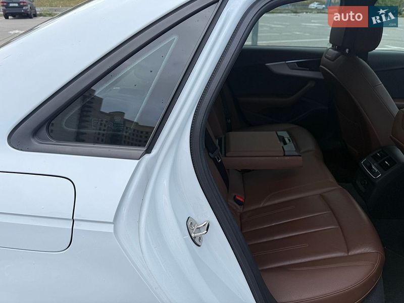 Седан Audi A4 2017 в Киеве