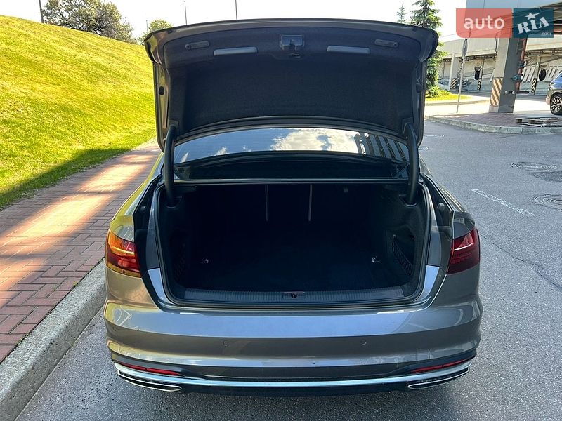 Седан Audi A4 2020 в Киеве