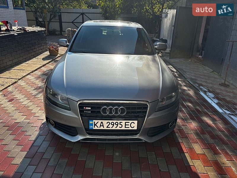 Седан Audi A4 2010 в Києві