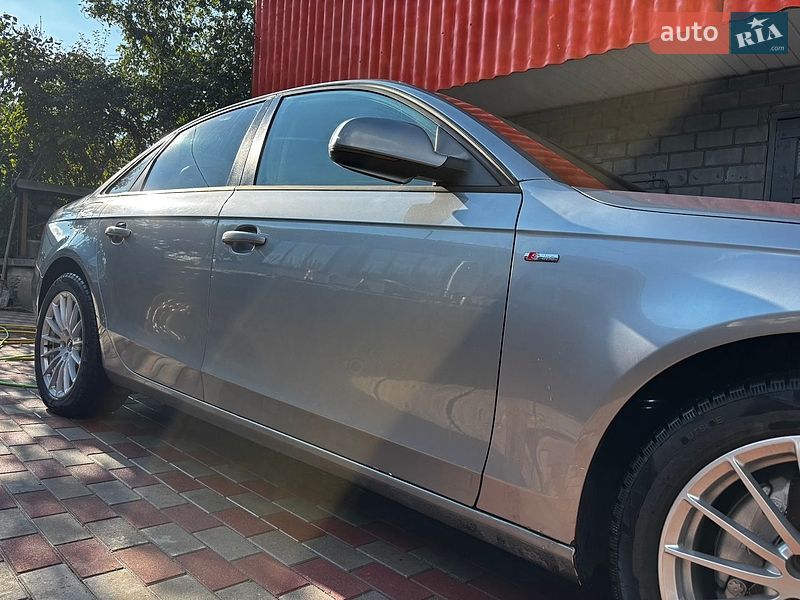 Седан Audi A4 2010 в Києві