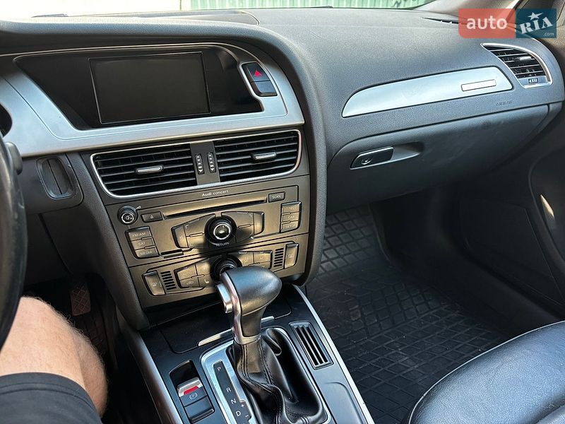 Седан Audi A4 2010 в Києві