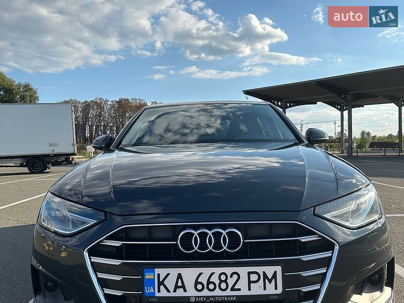 Седан Audi A4 2020 в Киеве