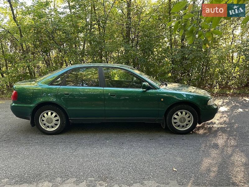 Седан Audi A4 1998 в Вінниці