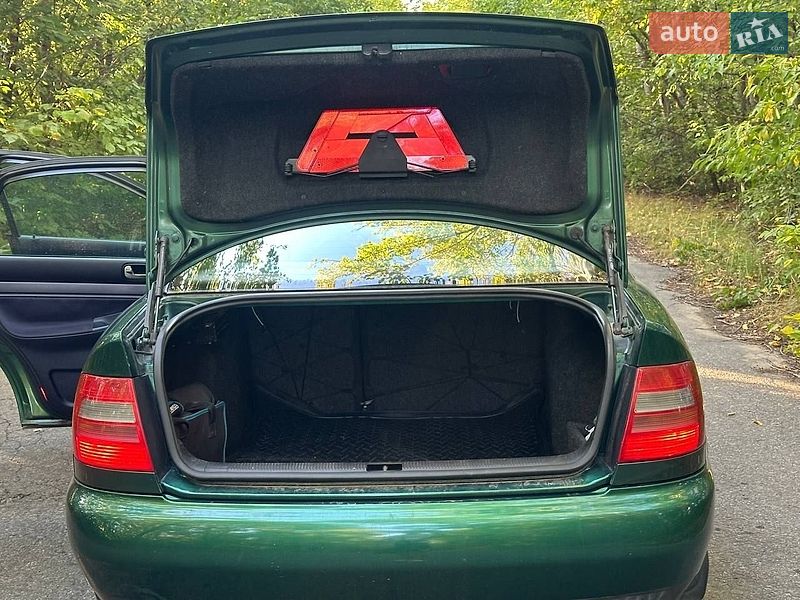 Седан Audi A4 1998 в Вінниці