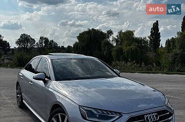 Седан Audi A4 2022 в Олександрії