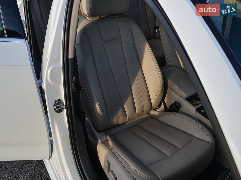 Седан Audi A4 2018 в Львові