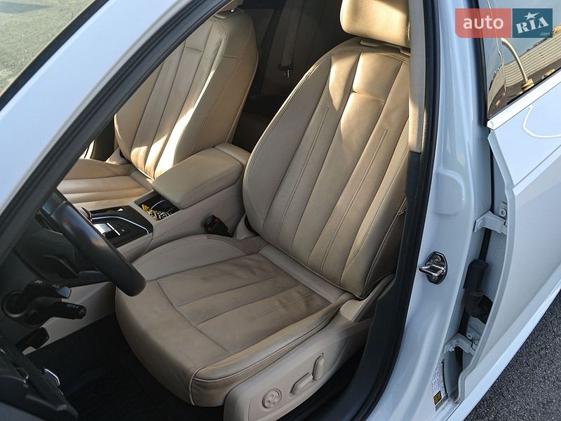 Седан Audi A4 2018 в Львові