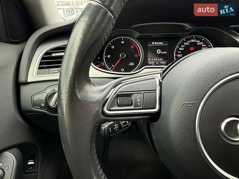 Седан Audi A4 2014 в Львові