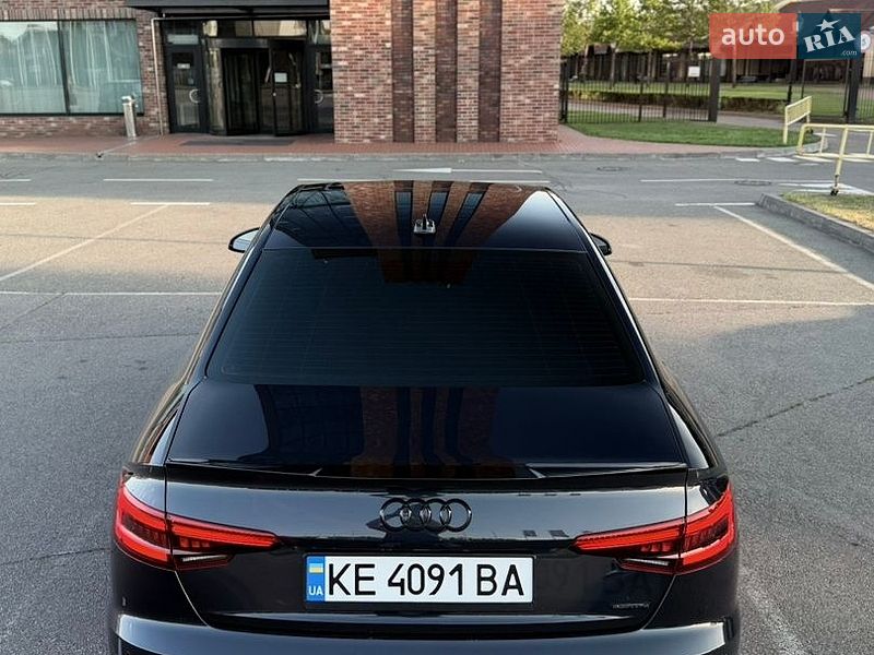 Седан Audi A4 2016 в Киеве