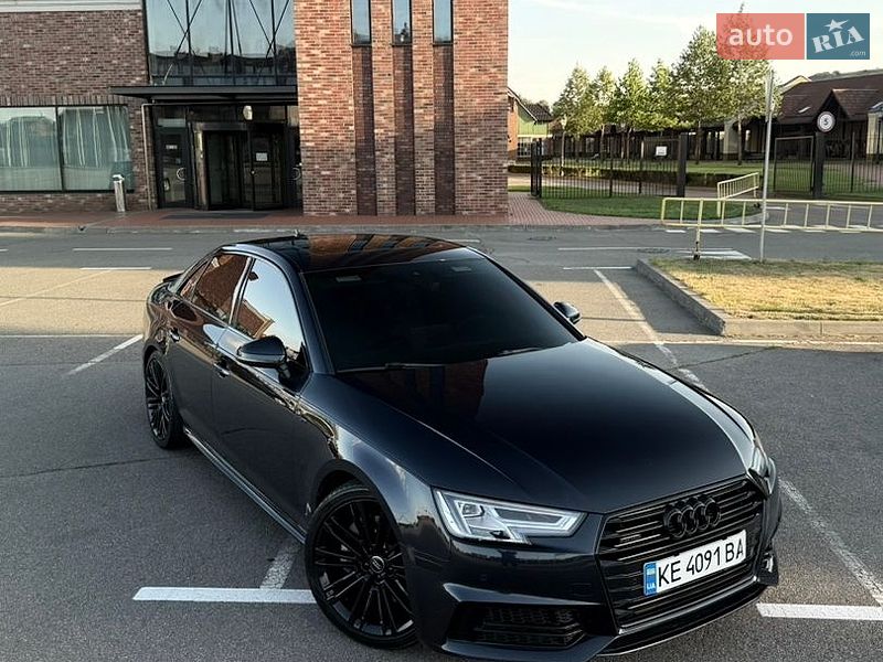 Седан Audi A4 2016 в Киеве