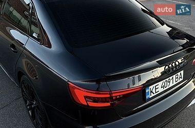 Седан Audi A4 2016 в Киеве