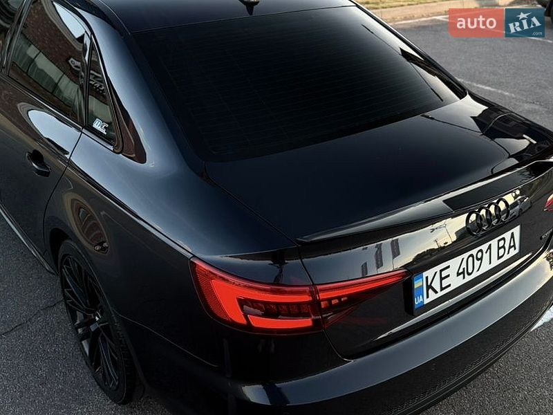 Седан Audi A4 2016 в Киеве