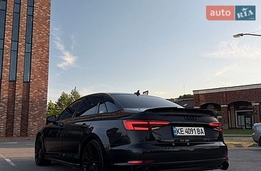 Седан Audi A4 2016 в Киеве