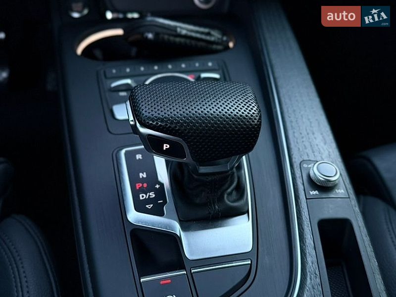 Седан Audi A4 2016 в Киеве