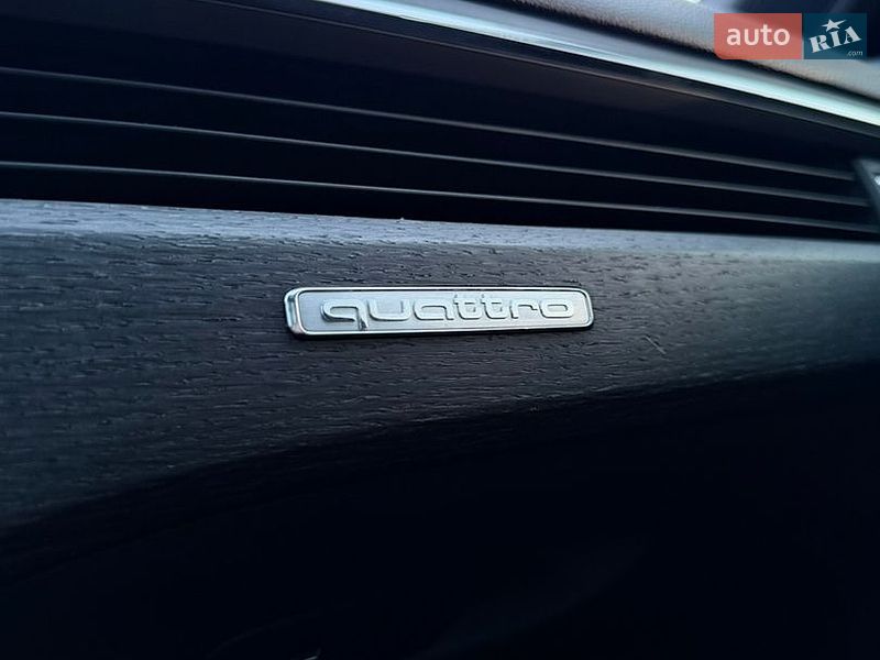 Седан Audi A4 2016 в Киеве