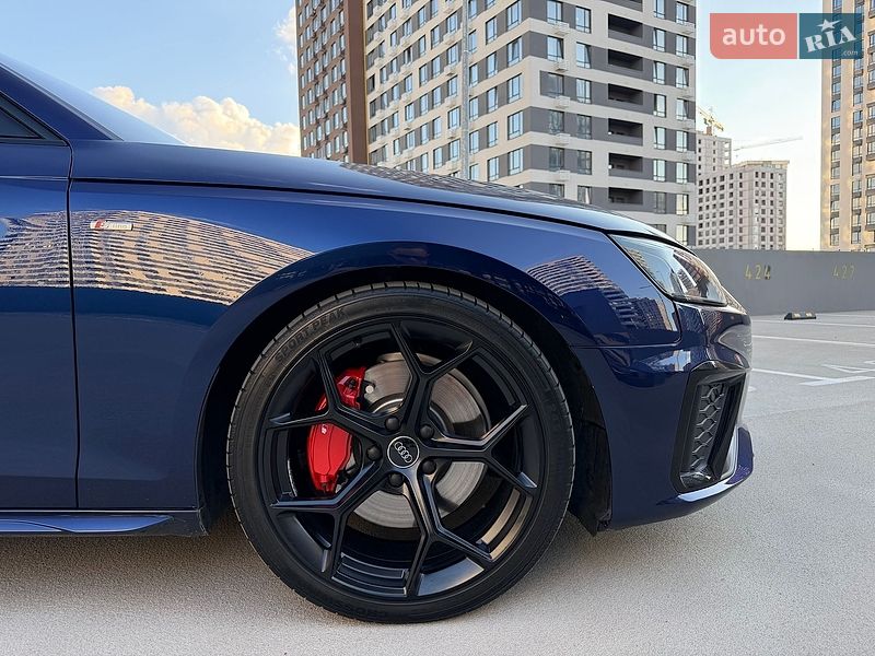 Седан Audi A4 2021 в Києві