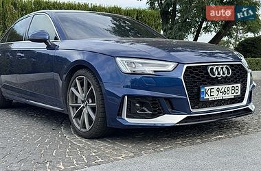 Седан Audi A4 2016 в Днепре