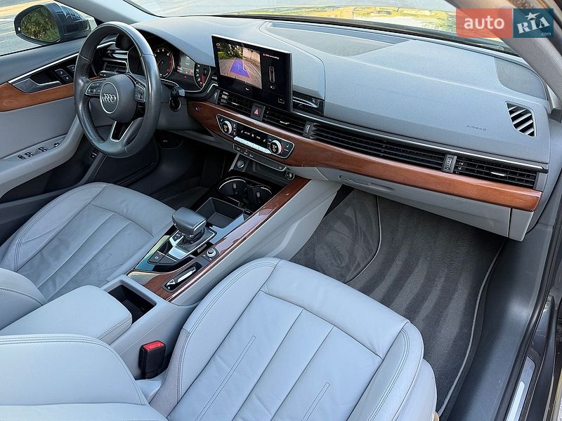 Седан Audi A4 2020 в Львові