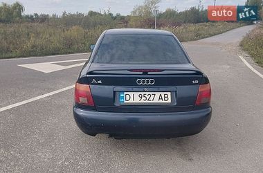 Седан Audi A4 1996 в Городку