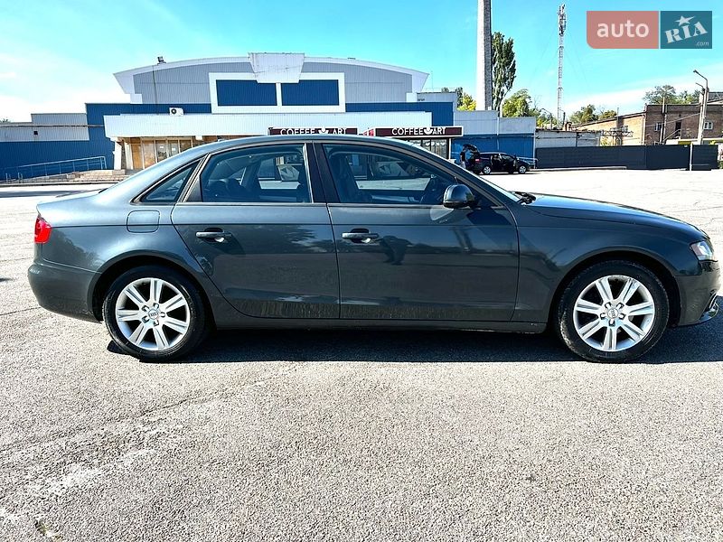 Седан Audi A4 2009 в Запорожье