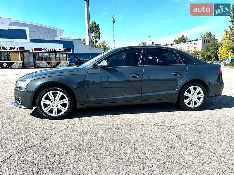 Седан Audi A4 2009 в Запорожье