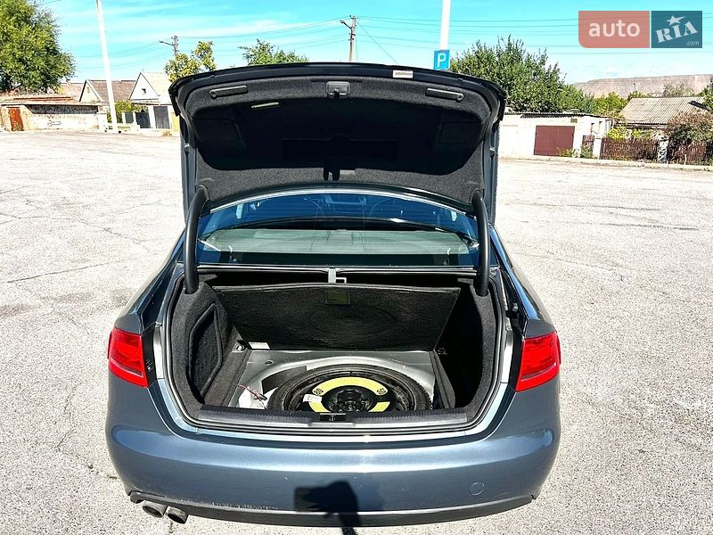 Седан Audi A4 2009 в Запорожье