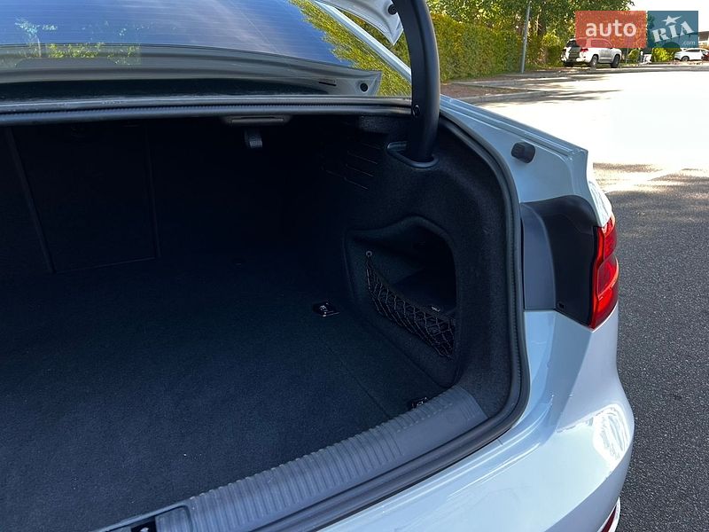Седан Audi A4 2016 в Києві фото 45 Седан Audi A4 2016 в Києві