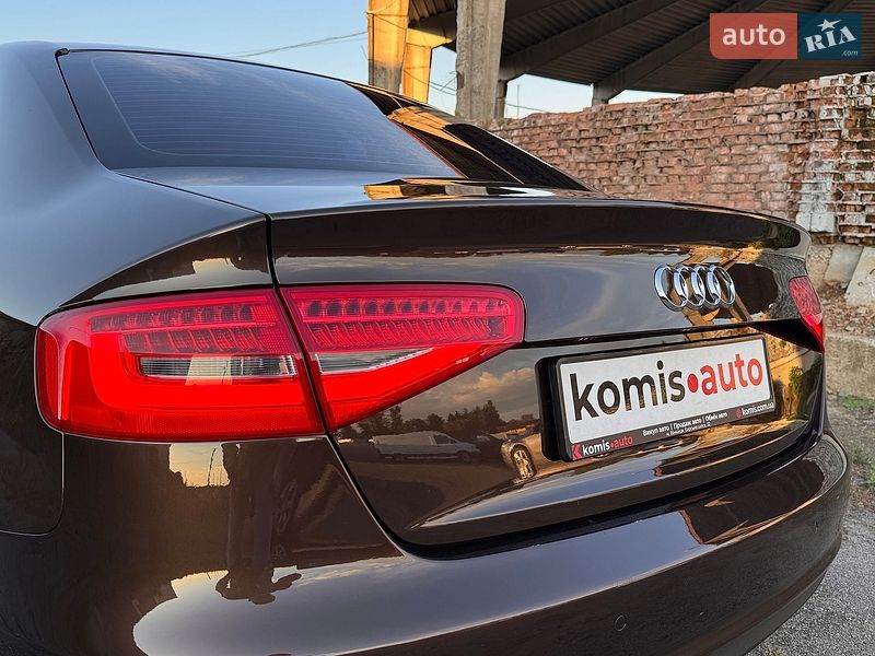 Седан Audi A4 2012 в Вінниці