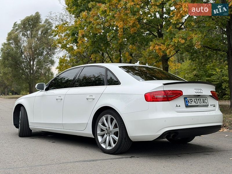 Седан Audi A4 2013 в Запорожье
