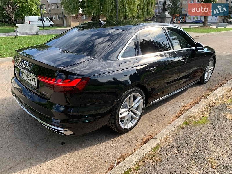 Седан Audi A4 2022 в Бориславі