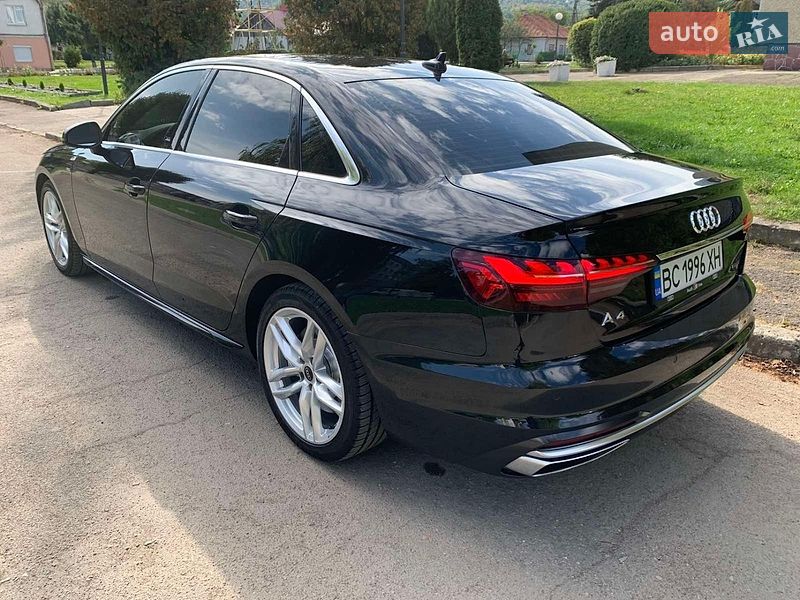 Седан Audi A4 2022 в Бориславі