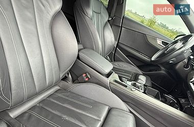 Седан Audi A4 2022 в Бориславі