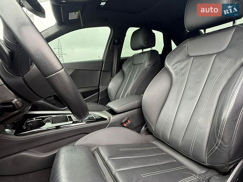 Седан Audi A4 2022 в Бориславі