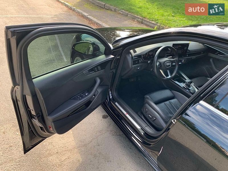 Седан Audi A4 2022 в Бориславі
