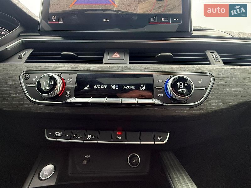 Седан Audi A4 2022 в Бориславі