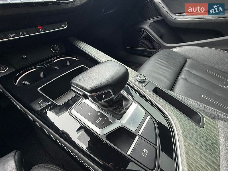 Седан Audi A4 2022 в Бориславі