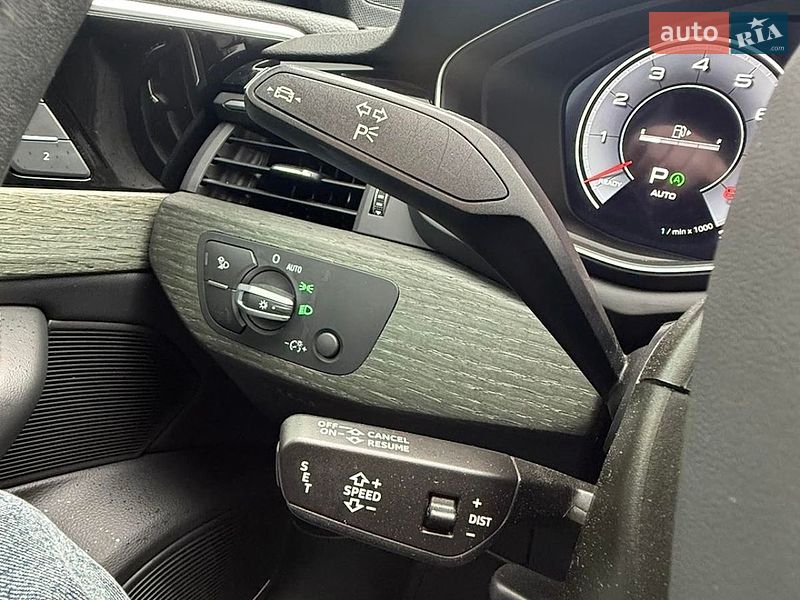 Седан Audi A4 2022 в Бориславі