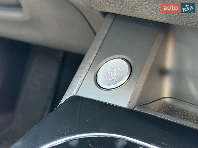 Седан Audi A4 2022 в Бориславі