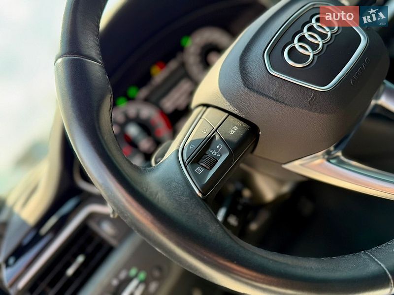 Седан Audi A4 2022 в Бориславі