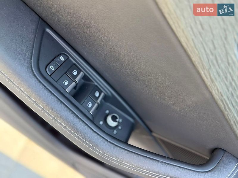 Седан Audi A4 2022 в Бориславі