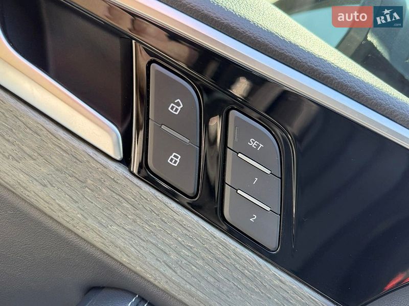 Седан Audi A4 2022 в Бориславі
