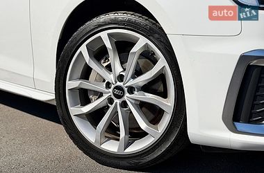 Седан Audi A4 2021 в Киеве