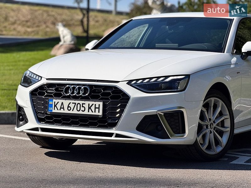 Седан Audi A4 2021 в Киеве
